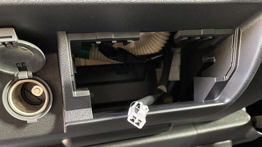 ハイエース灰皿取り外し