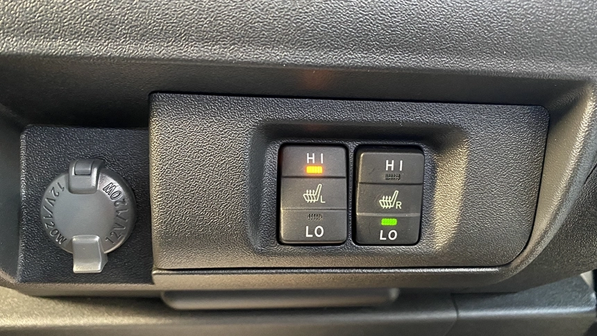 ハイエースシートヒータースイッチ