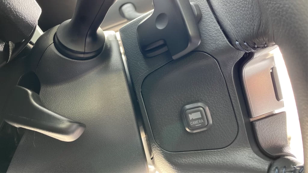 ハイエース　ビュースイッチ増設