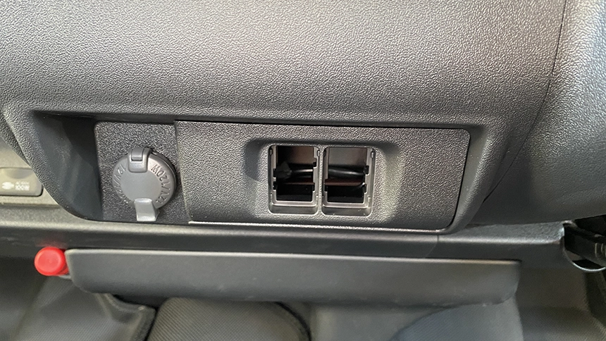 ハイエース灰皿換装スイッチパネル