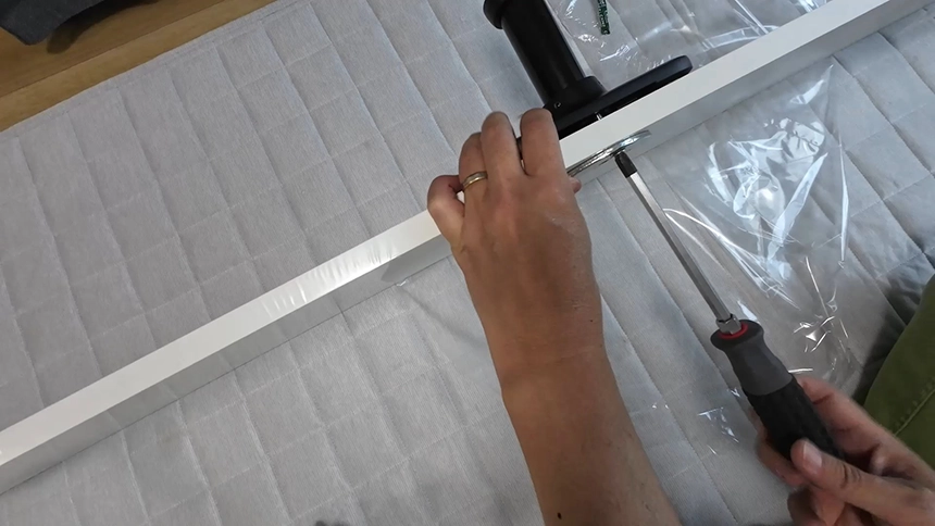 モニター台座直付